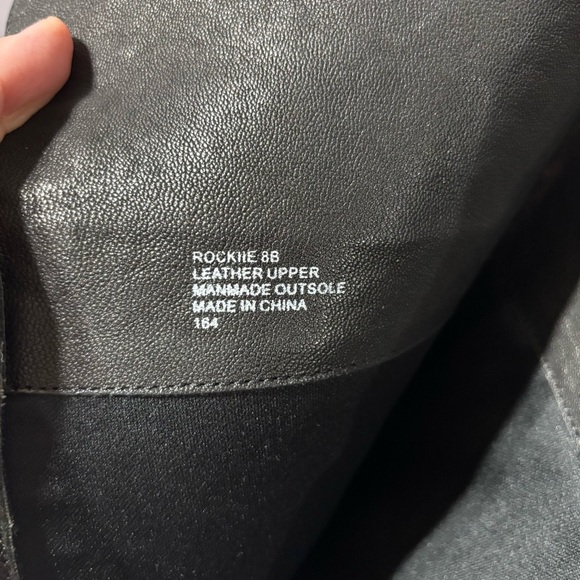 Steve Madden Z32127*
Rockiie Women's Black Leather Boot Size 8B - Picture 8 of 8